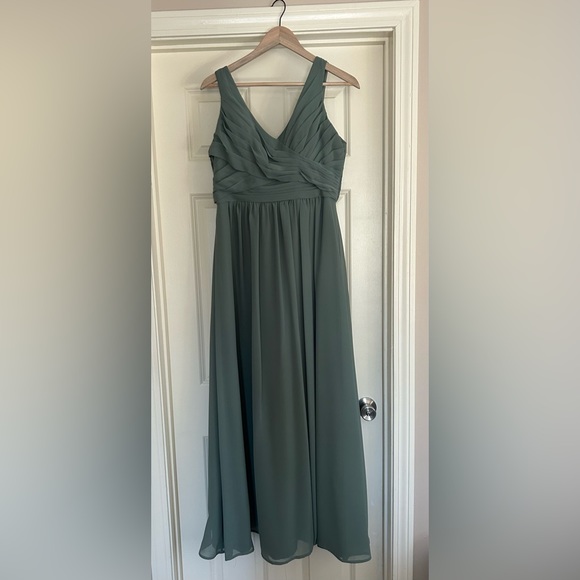 Sorella Vita size 14 bridesmaids dress - Picture 2 of 4